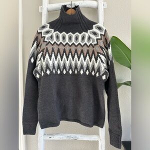 H&M Gray, White and Tan Geometric Pattern Sweater